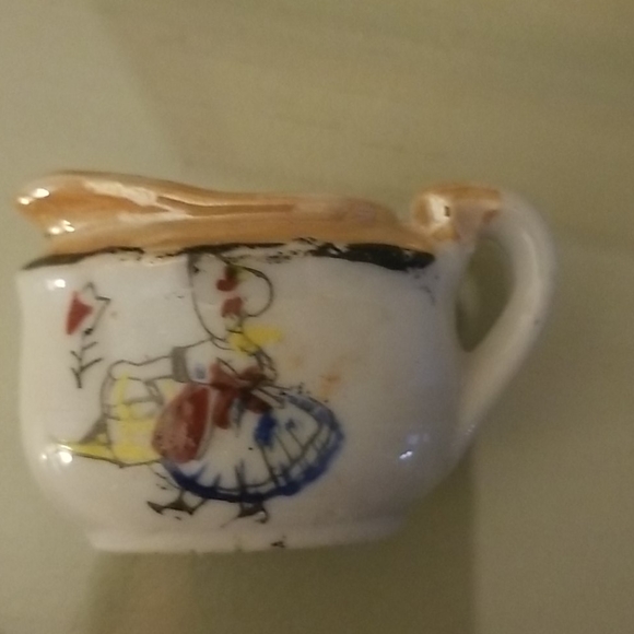 8 piece child's tea set. Fair condition. Vintage. - Picture 3 of 7